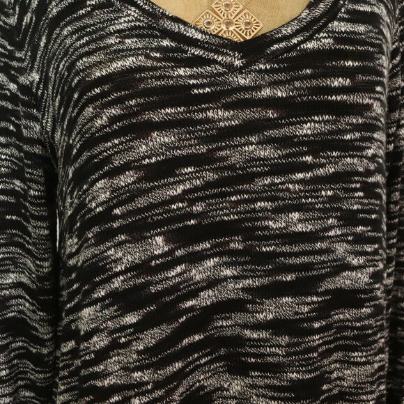 Splendid Carlow Sweater Top M Asymmetrical Space Dye Loose Knit Black White B9 - Picture 7 of 7